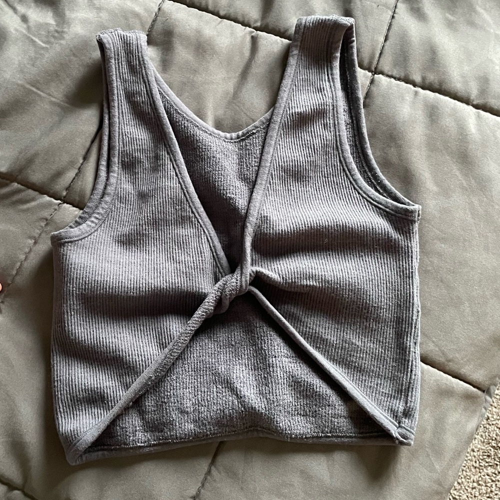 Sleeveless Ribbed Twist-Front Crop Top - Gray